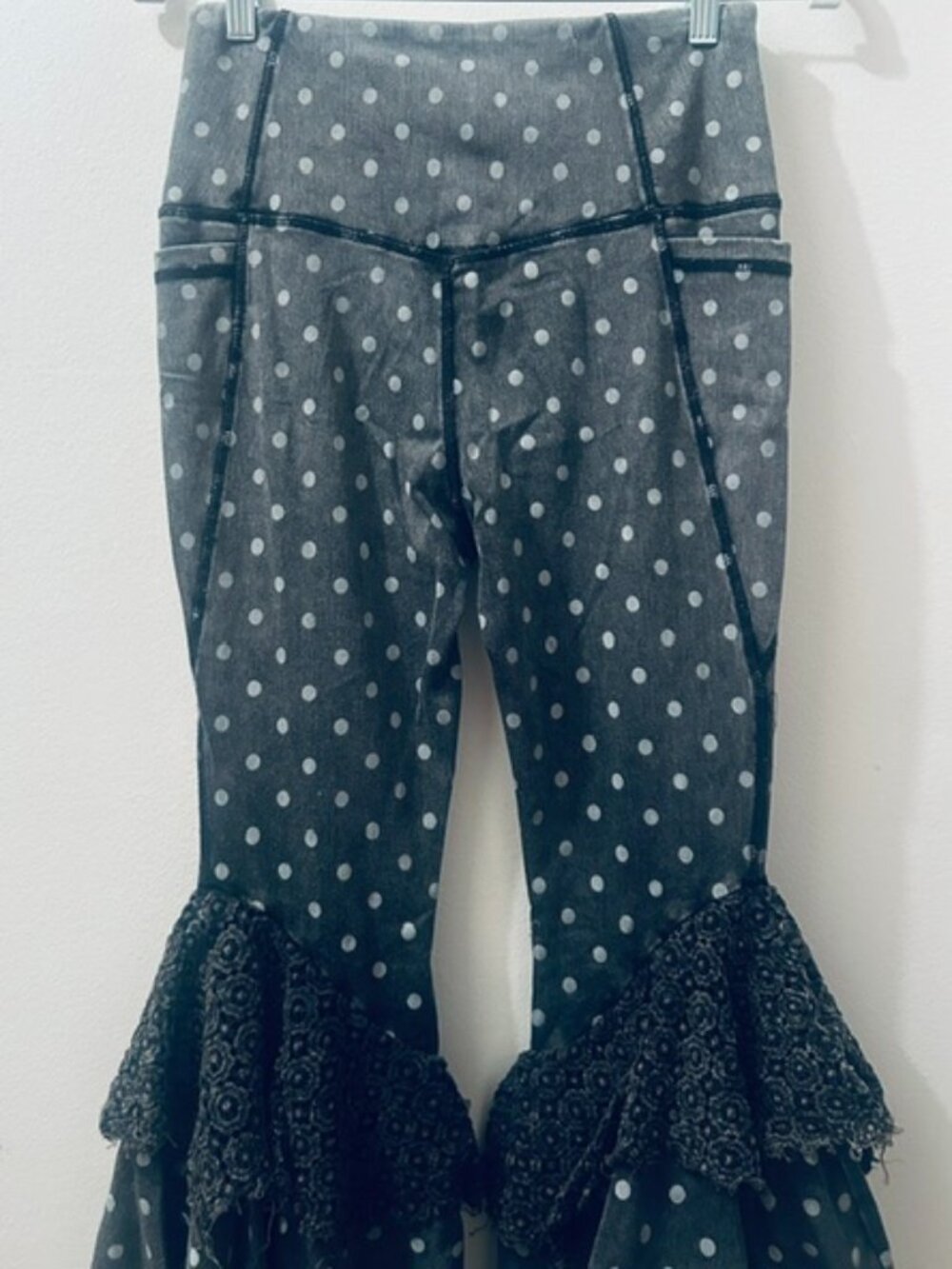 A Rare Bird Bold Black Polka Dot Tiered Ruffle Soft Stretchy Pocket Leggings NWT - Picture 15 of 16